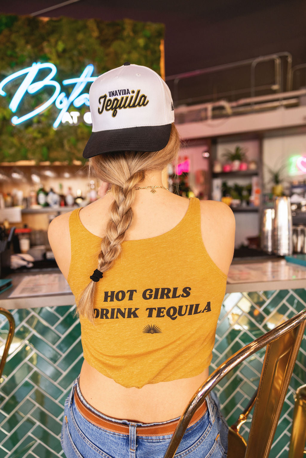 Hot Girls Drink Una Vida Tequila Tank